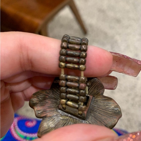 Flower Statement Ring - Picture 5 of 5